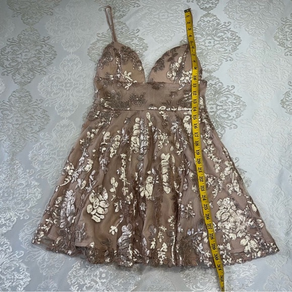 Revolve Lovers + Friends Girls Night Out Sequined Mini Dress Nude Size Small - Picture 7 of 11